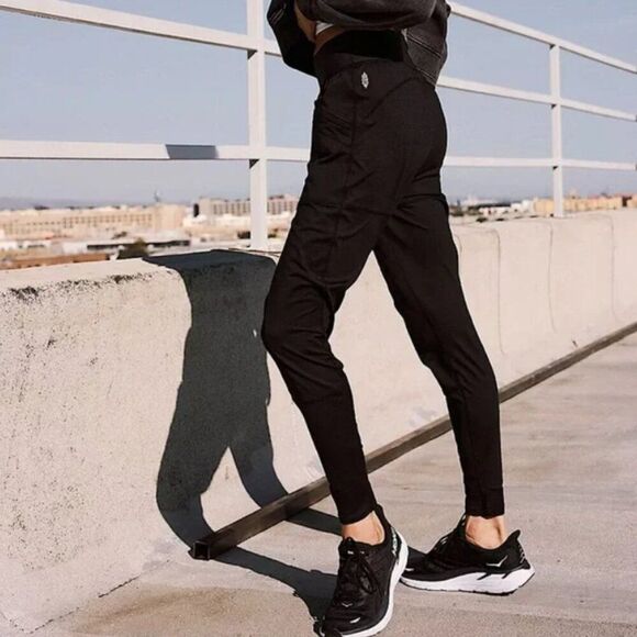 Free People Movement Black High Fives Jogger Pants Size Small - Picture 1 of 10